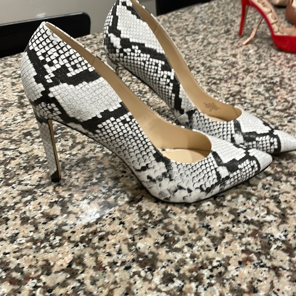 EUC nine west tatiana